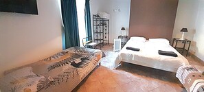 5 Schlafzimmer, Bügeleisen/Bügelbrett, WLAN, Bettwäsche