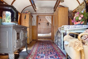 1 quarto, Wi-Fi de cortesia, roupa de cama