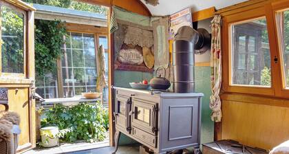 Tiny Home 'Zirkuswagen' with Private Terrace, Shared Garden and Wi-Fi