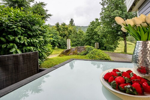 Appartement "Talblick" avec vue sur les montagnes, terrasse privée et Wi-Fi