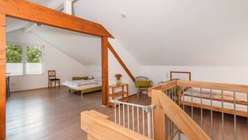 2 bedrooms, free WiFi, bed sheets