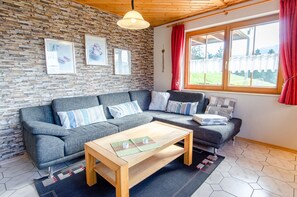 Televisión, tenis de mesa y estéreo 