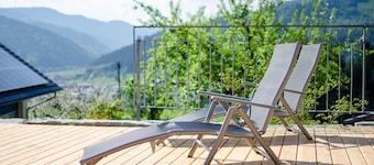 Apartment 'Vordersbergerhof' with Mountain View, Private Terrace and Wi-Fi