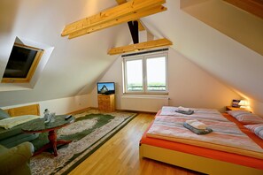 3 dormitorios, tabla de planchar con plancha, wifi gratis y ropa de cama