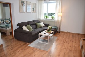 TV - Apartment 'Jacobi' with Wi-Fi (Weißenfels)