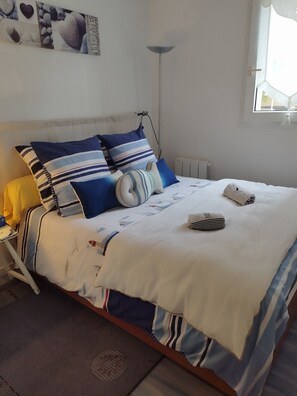 1 bedroom, iron/ironing board, bed sheets