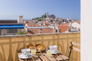Outdoor dining - Apartment in Cannes with 2 bedrooms sleeps 6 (Cannes)