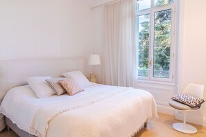 3 bedrooms, iron/ironing board, travel crib, free WiFi