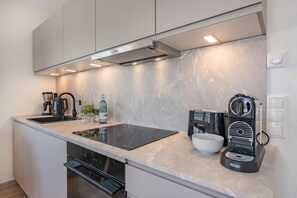 Fridge, microwave, oven, stovetop