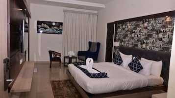 مكتب ومساحة عمل للكمبيوتر المحمول وواي فاي مجانًا