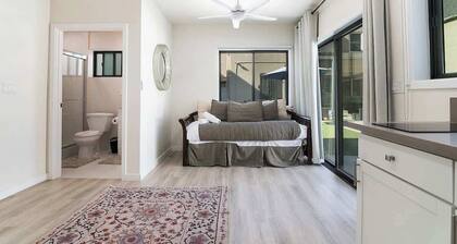 Modern Studio Suite w/ Kitchen by Miracle Mile
