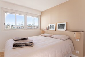 2 chambres, fer et planche à repasser, lit parapluie, Wi-Fi gratuit