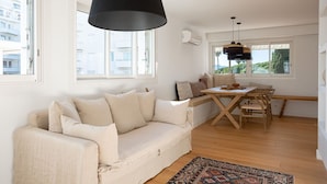 TV - Apartment in Cannes with 2 bedrooms sleeps 4 (Unknown)