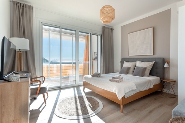 2 bedrooms, iron/ironing board, free WiFi