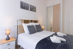 3 bedrooms, iron/ironing board, travel crib, free WiFi