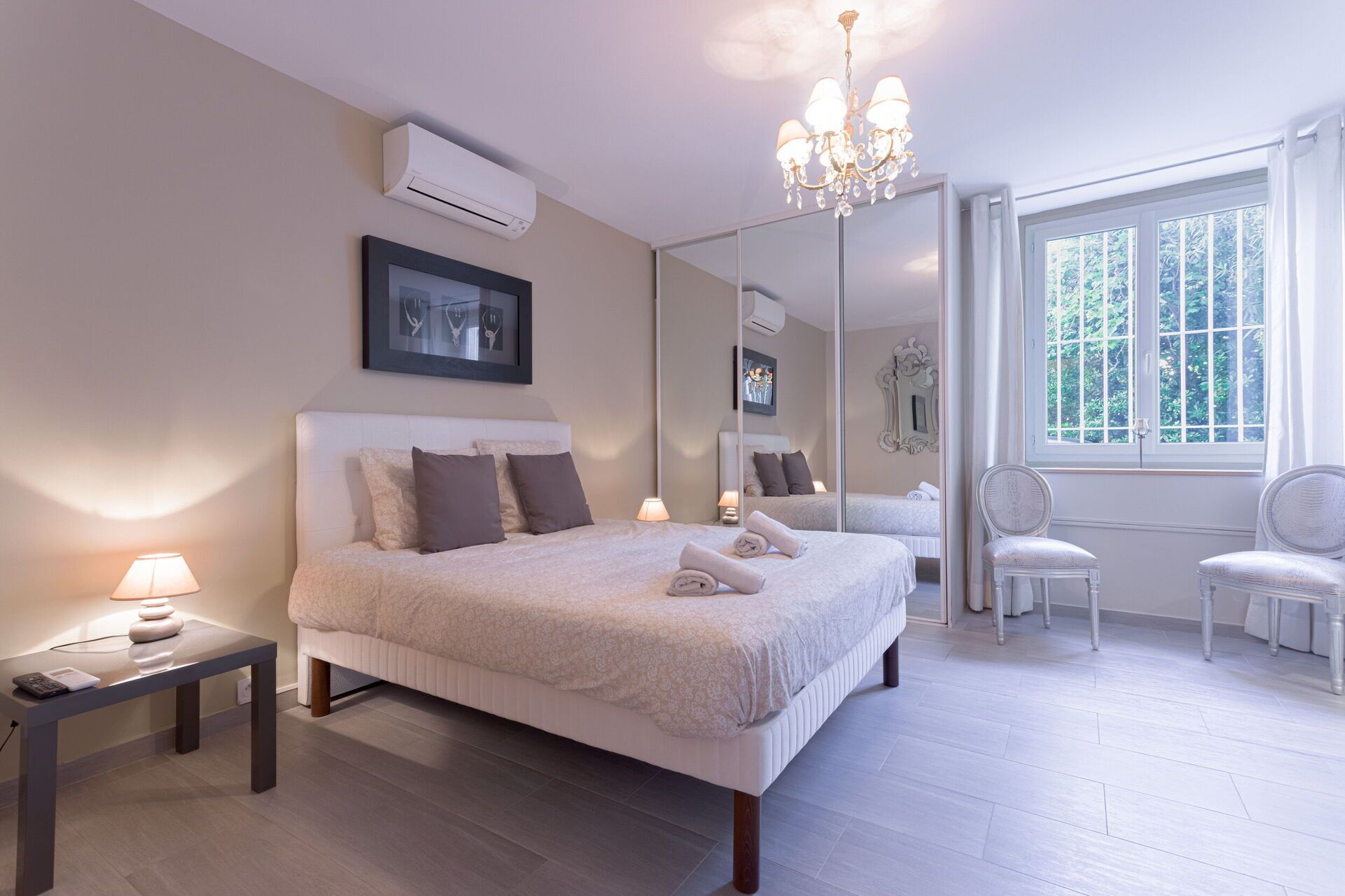 6 bedrooms, iron/ironing board, free WiFi