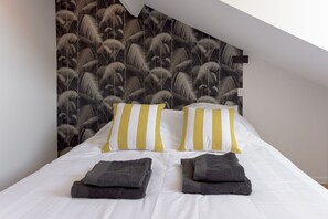 2 bedrooms, iron/ironing board, free WiFi