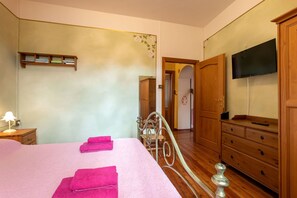 1 chambre, fer et planche à repasser, lit parapluie, Wi-Fi gratuit