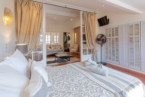 3 bedrooms, iron/ironing board, travel crib, free WiFi