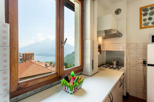 Sciura Elena's Terrace With Lake, Mounts & Valley, 3 Br Apartment By Halldis