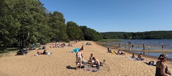 Modern and Relaxing Guesthouse Near Lake and Nature – 20 min from Landvetter