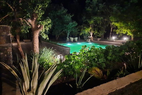 Kolam renang outdoor