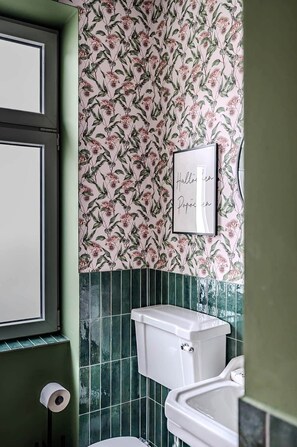 Hair dryer, towels