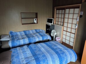 2 chambres, fer et planche à repasser, Wi-Fi gratuit, draps fournis