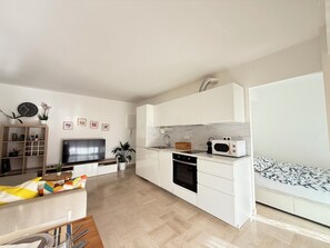 Mikrowelle, Ofen, Herdplatte, Geschirrspüler