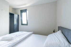 2 bedrooms - Welcome to Muralt 110, a modern chalet with everything for a carefree stay. Enjoy the cozy living ro (Scharendijke)