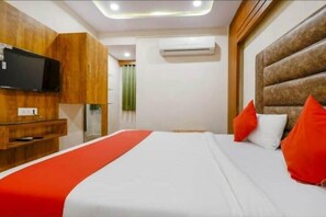 Room - HOTEL SAFARI INN C G ROAD (Ahmedabad)