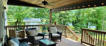 Lakefront House w/ Modern Comforts!