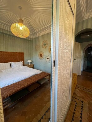 2 chambres, fer et planche à repasser, Wi-Fi, draps fournis