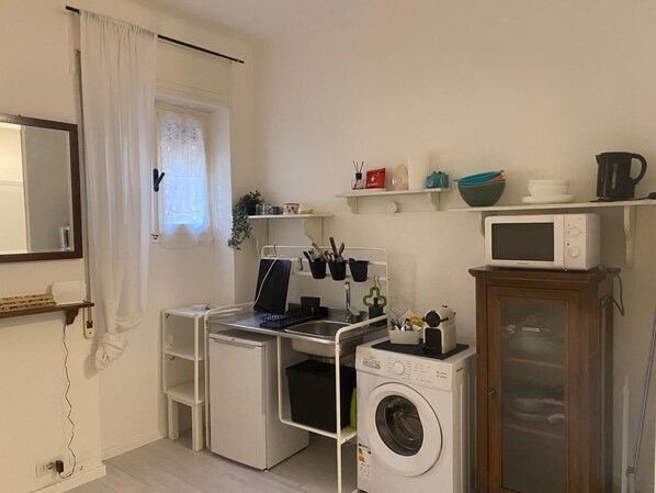 クラシック スタジオ バルコニー | リビング エリア