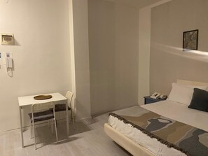 クラシック スタジオ バルコニー | リビング エリア