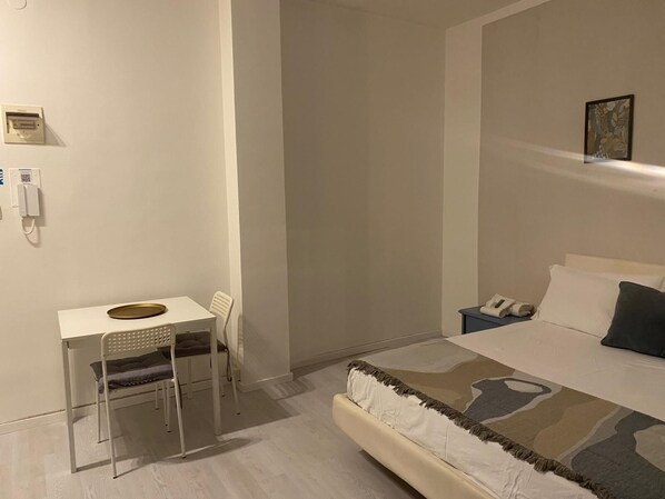 Klassieke studio, balkon | Woonruimte