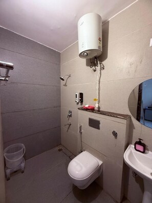 Rumah, 2 kamar tidur, akses difabel, Boleh Merokok | Kamar mandi