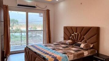 2 bedrooms