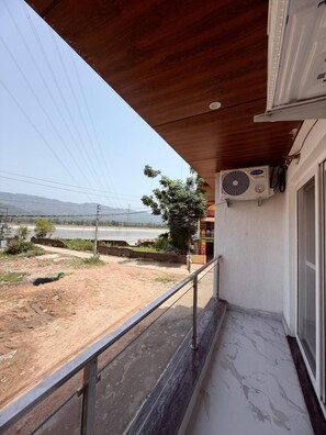 House, 2 Bedrooms, Accessible, Smoking | Balcony