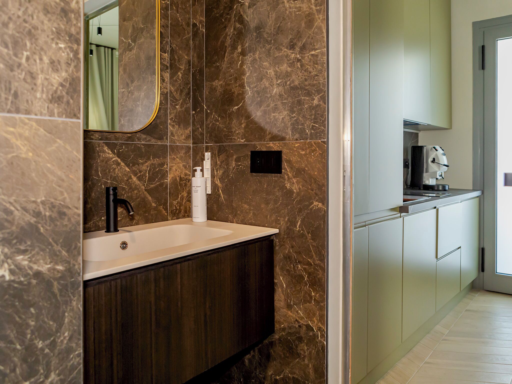 Camera Deluxe | Bagno | Doccia, asciugamani, sapone, shampoo