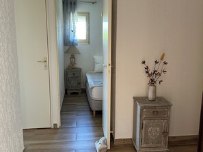 1 bedroom, iron/ironing board, free WiFi