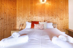 3 chambres, lit parapluie, Wi-Fi, draps fournis