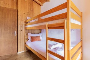 3 bedrooms, WiFi, bed sheets