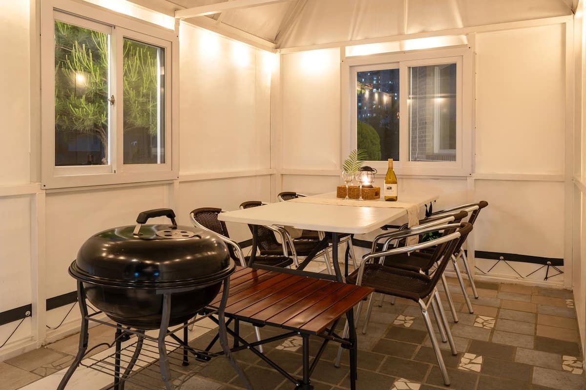 Chambre, 1 chambre (Room 203 (Duplex /BBQ)) | 1 chambre, Wi-Fi gratuit