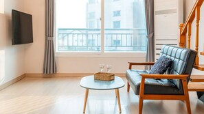 Basic Room, 1 Bedroom (Room 301 (Duplex /BBQ)) | 1 bedroom, free WiFi - Gangneung Comma Pension (Gangneung)