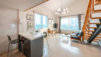Perushuone, 1 makuuhuone (Room 301 (Duplex /BBQ)) | 1 makuuhuone, ilmainen Wi-Fi