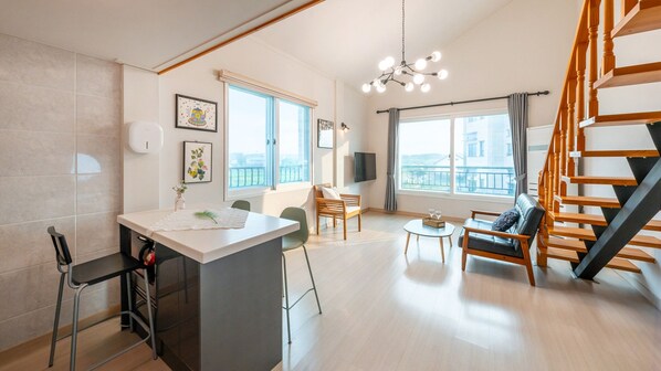 Basic Room, 1 Bedroom (Room 301 (Duplex /BBQ)) | 1 bedroom, free WiFi