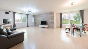 Basic Room, 1 Bedroom (Large Room 101 (For Groups / BBQ)) | 1 bedroom, free WiFi