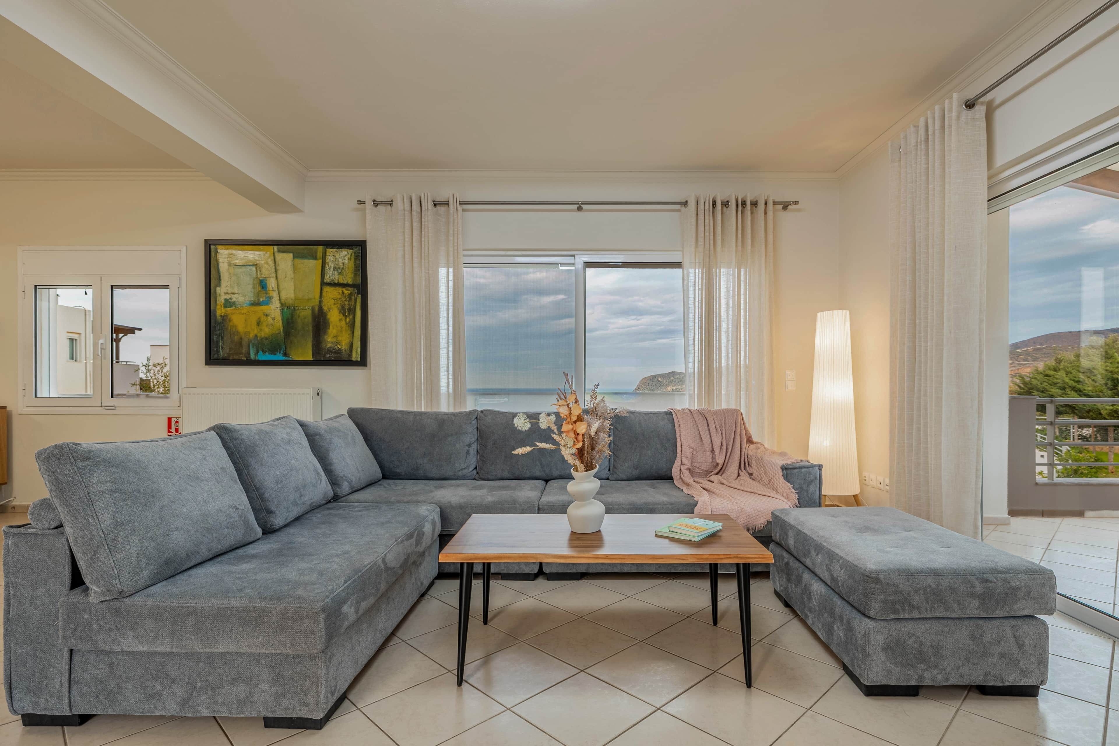 Smart TV, DVD player, stereo