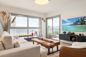 Apartment, Beach View | Living area